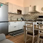 House Vicino Stazione